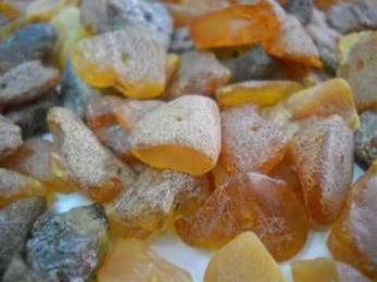 Produktbild von Rohbernstein 20g durchgebohrt