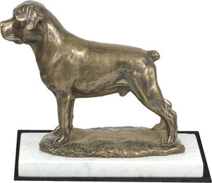 Produktbild von Rottweiler Hundefigur Statue auf weißem Marmor