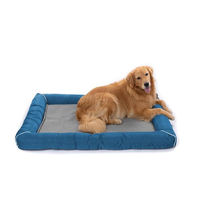 Produktbild von RAIKOU Hundebett und Katzenbett Blau 120 x 90 cm mit abnehmbarem Bezug und wasserabweisendem Boden