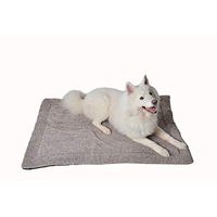 Produktbild von RAIKOU Hundedecke und Katzendecke aus Fleece mit Plüschkissen, rutschfest und waschbar, Braun Melange, 80x60cm - 80 cm