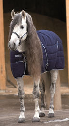 Produktbild von Rambo Stable Rug Pferdedecke Blau mit 400g Füllung
