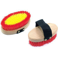Produktbild von Reitbürste Umbria Equitazione aus Holz in Rot 2-Tone