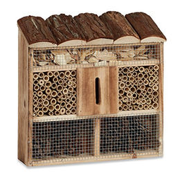 Relaxdays Insektenhotel aus geflämmtem Holz zum Aufhängen für Bienen und Schmetterlinge in Natur Braun 31 x 30,5 x 9,5 cm – Bild 1 von 5