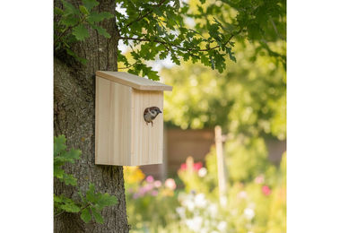 Relaxdays Meisenkasten 4er Set aus Holz in Natur Braun für Meisen und Spatzen – Bild 1 von 3