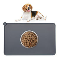 Produktbild von Relaxdays Silikon Napfunterlage für Hunde und Katzen, rutschfest und wasserdicht, Grau, 48,5x30 cm