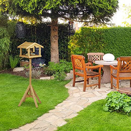 Relaxdays Vogelhaus aus unbehandeltem Holz mit Ständer in Natur und Braun – Bild 1 von 4
