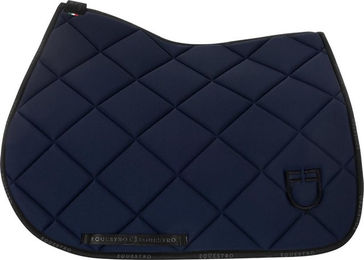 Produktbild von Sattelunterlage aus technischem Material mit Logo für Pferde Equestro