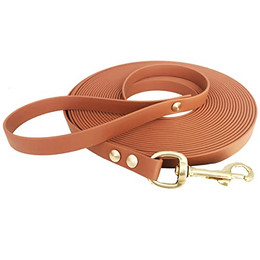 Produktbild von Schleppleine 9mm aus Beta BioThane® 5 Meter Hellbraun mit Handschlaufe und Messingkarabiner - 5 m