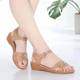 Produktbild von Sommer-Mutter-Sandalen fÃ¼r Damen mit flachem, wirklich weichem Leder und weicher Unterseite, rutschfeste All-Match-Sandalen fÃ¼r Damen mittleren Alters und Ã¤ltere Menschen 40