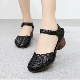 Produktbild von Sommersandalen Damen bestickte High Heel Lederschuhe Cut-out Retro dicke Ferse Sandalen 38