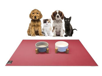 SANOZOO Napfunterlage Öko-Tex Rot 60 x 90 cm – Bild 1 von 8