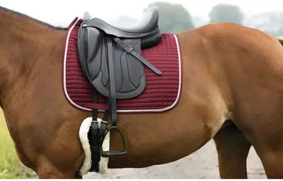 Produktbild von Sattelunterlage Riding World Girly für Pferde aus Polyester in Rot