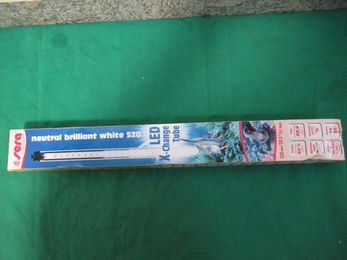 Sera LED X-Change Tube Aquarium Beleuchtung neutral brilliant weiß 520mm 8,2W T8-Röhre - 1 Stk. – Bild 1 von 5