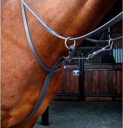 Shires Velociti Running Martingale aus Leder für Pferde in Schwarz Größe Cob – Bild 1 von 2