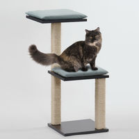 Produktbild von Silvio Design Katzenbaum Jaimie Kratzbaum für Katzen in Anthrazit mit hellblauem Kissen