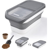 Produktbild von SinLaw Futterbehälter für Hundefutter mit 5kg Fassungsvermögen, faltbare Aufbewahrungsbox aus Kunststoff mit Deckel, Messbecher und Löffel, grau und transparent