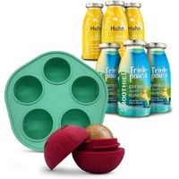 Produktbild von SmoothieDog Hundesnack Set mit Huhn und Ente Smoothies sowie befüllbarem Schleckball aus Naturkautschuk für alle Altersstufen und Größen