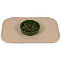 Produktbild von SNOEKIE Benny Napfunterlage für Hunde und Katzen aus Silikon in Beige 44 x 27 cm wasserabweisend und rutschhemmend mit Anti-Verschütt-Rand
