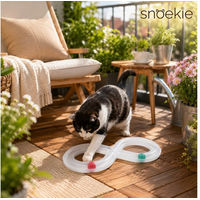 Produktbild von SNOEKIE Katzen-Spielschiene mit Ball aus Kunststoff in Weiß und Transparent