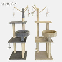 Produktbild von SNOEKIE Kratzbaum mit Liegekorb und Spielzeug aus Sisal, 125cm, Beige-Grau