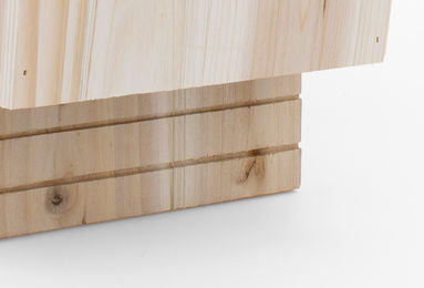 Spetebo Fledermauskasten aus Holz zum Aufhängen 28 x 18 cm Natur Grün – Bild 1 von 2