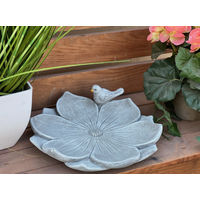 Produktbild von Stone and Style Frostfeste Steinfigur Vogeltränke Blatt mit Vogel in Grau 24 cm