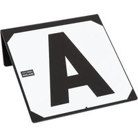 Produktbild von Stubbs Set 8 Buchstabenschilder für Dressur aus Metall in Schwarz und Weiß