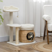Produktbild von SUGIFT Kratzbaum für Katzen mit Katzenhöhle, Schilfrohr, Sisal-Kratzstämmen, Plattform und Spielball in Cremeweiß 60 x 40 x 79 cm