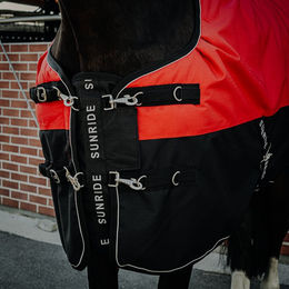 Sunride Brusterweiterung Nuuk für Pferdedecken aus Polarfleece und 1200D Ripstop Schwarz XL 165 cm – Bild 1 von 4