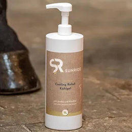 Sunride Kühlgel für Pferde 1 Liter mit Arnica Montana Johanniskraut Rosskastanie und Menthol dopingfrei - 1 l – Bild 1 von 5