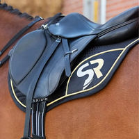 Produktbild von Sunride Springschabracke Exclusive Line für Ponys aus Mesh-Material in Schwarz-Rot