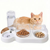Produktbild von SURFOU 3-in-1 Napf-Set für Katzen mit Wasserspender und erhöhtem Futternapf aus Kunststoff in Weiß
