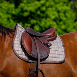 Produktbild von Tapis de selle pour cheval EquithÃ¨me Chic