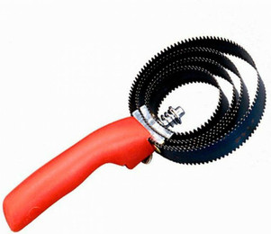 Produktbild von Tattini Runder Metallstriegel mit amerikanischem Griff