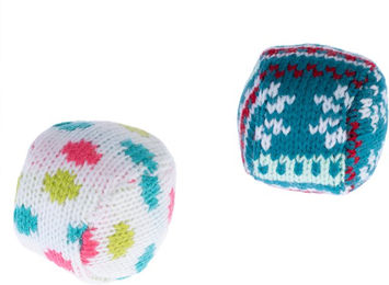 Produktbild von TIAKI Winterliches Strickkugel-Set für Katzen - 2er Set