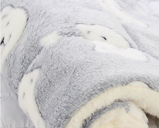 Produktbild von TPFLiving Tierdecke Wärmedecke für Hunde und Katzen - gemütliche warme Hundedecken, Katzendecken - Kuschelig Weich und Warm - Verschiedene Modelle