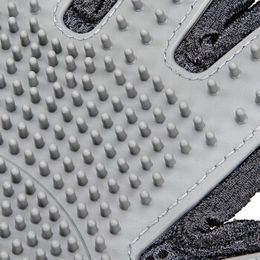 TAKE CARE 2in1-Pflegehandschuh Bürste aus Velours für alle Felltypen in Grau – Bild 1 von 2