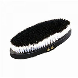 Tattini Pferdebürste aus Holz und PVC in Schwarz oder Weiß – Bild 1 von 2