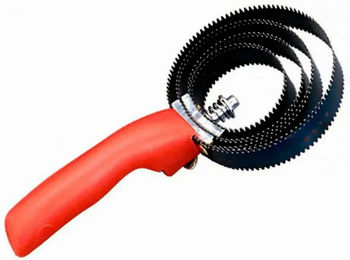 Tattini Runder Metallstriegel in Schwarz und Rot – Bild 1 von 2