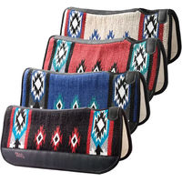 Produktbild von Tattini Westernmatte aus Filz für Pferde Navajo Bunt Rot
