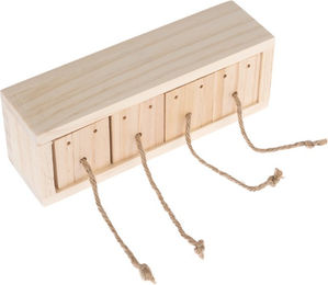 Produktbild von TIAKI Intelligenzspielzeug Tug & Find aus Holz für Kaninchen, Hamster, Meerschweinchen und Vögel in Braun 20 x 5,5 x 7 cm