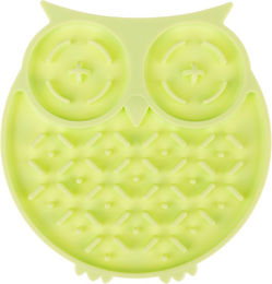 Produktbild von TIAKI Schleckmatte Eule aus Silikon in Grün für alle Altersstufen Ø 15 x H 1,2 cm Intelligenzspielzeug zur Beruhigung und Zahnpflege