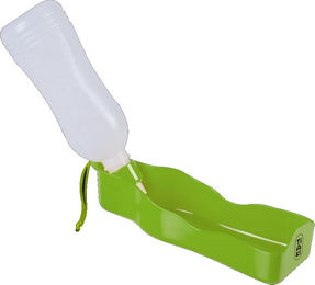 Produktbild von TIAKI Tragbare Trinkflasche aus recyceltem Kunststoff 500 ml Grün Weiß - 0,5 l