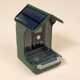 Produktbild von TIAKI Vogelhaus mit Kamera aus Kunststoff in Grün L 10,5 x B 10 x H 17,5 cm