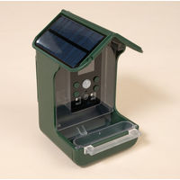 Produktbild von TIAKI Vogelhaus mit Kamera aus Kunststoff in Grün L 10,5 x B 10 x H 17,5 cm