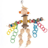 Produktbild von TIAKI Vogelspielzeug Robot Man aus Naturmaterial für Papageien Bunt L 33 x B 28 cm