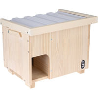 Produktbild von TIAKI Winterfestes Igelhaus aus Holz für Igel mit Maßen ca. 40,4 x 32 x 33 cm