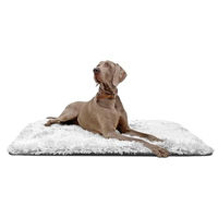 Produktbild von tierlando Hundeliegedecke Shary Hundematte aus Zottelplüsch in Weißgrau 60x45cm