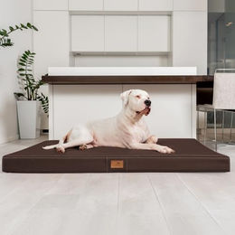 tierlando Orthopädische Hundematratze Oscar Easy CLEAN aus Kunstleder mit Visco-Schaumfüllung Braun 150x100cm – Bild 1 von 4