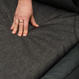 tierlando Orthopädisches Hundebett Goofy für große Hunde XL in Beige aus Polyester – Bild 1 von 4